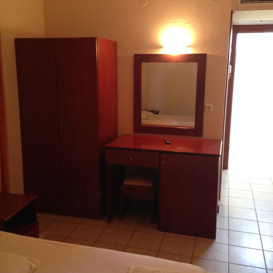 Hotel Akrogiali Korinós Dış mekan fotoğraf